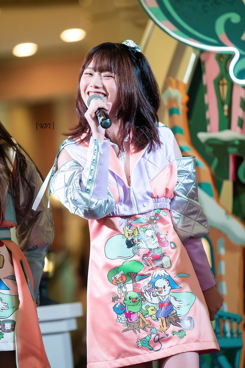 jorhorkor48's tweet photo. ทำรูปข้ามปี แล้วก็พบว่าในเม็มที่ถ่ายมีเธออยู่ 90% 🔥🔥🔥 #MusicBNK48 #BNK48 https://t.co/w8s6MkdVQf