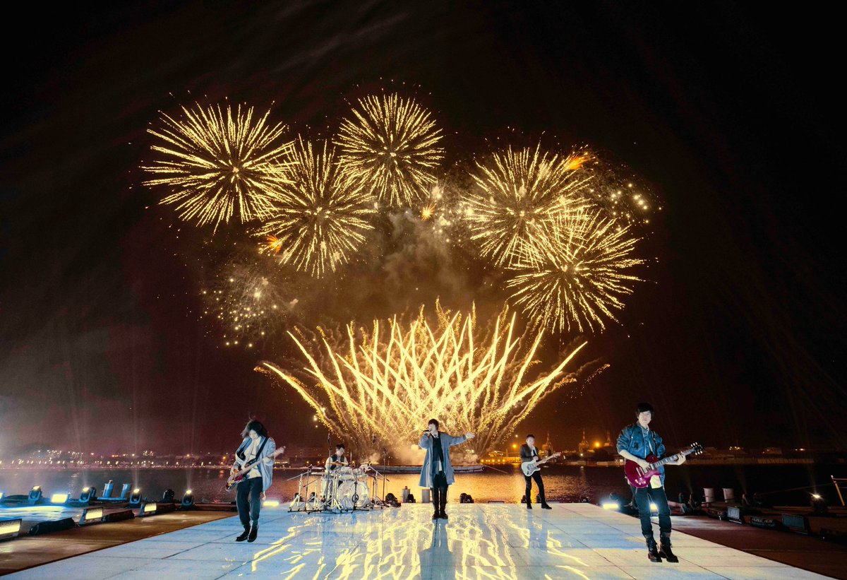 新年おめでとう
僕達と一緒に居てくれた会場にいる皆さんと世界の隅々にいる皆さんにとって、

僕達の音楽で、
お互いがすぐ近くにいるように、
もっと素晴らしい未来も近く見えるように感じて貰えたらと思う。

みんな、いつもそばに居てくれてありがとう😎

#MaydayMonster 
#Flyto2022