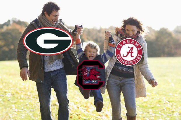 RedditCFB's tweet photo. Just a family of champs taking their kid for a walk. https://t.co/UcbdXdO9AY