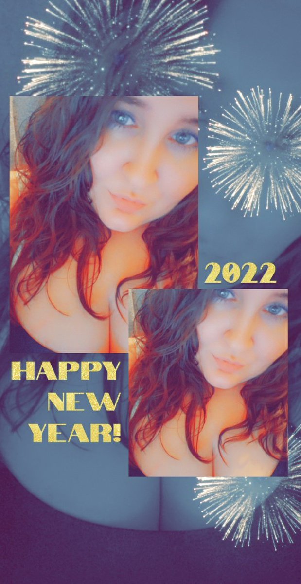 Nimmras's tweet photo. Happy New Year Everyone!!

#NewYear2022 #selfie #bluemascara #contentcreator #gamer #gamergirl #fulltimestreamer #twitchstreamer #twitchaffiliate https://t.co/UErTa2drOw