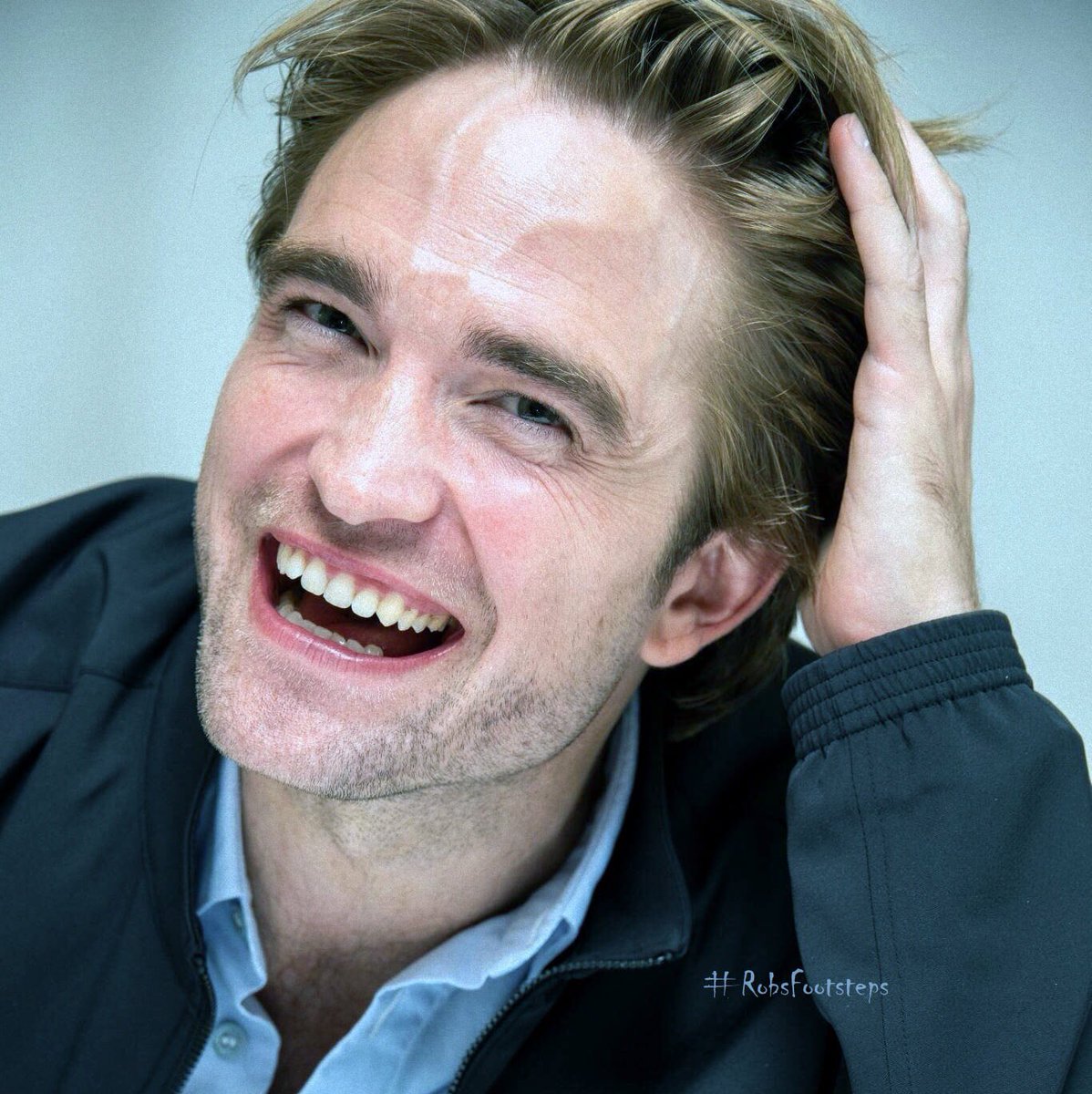 RobsFootsteps's tweet photo. THE BEST WAY TO START THE YEAR IS..... with a Robert Pattinson smile 😊
#RobertPattinson #goodbeginning #smile #bepositive https://t.co/PQ9AQ4lcTA