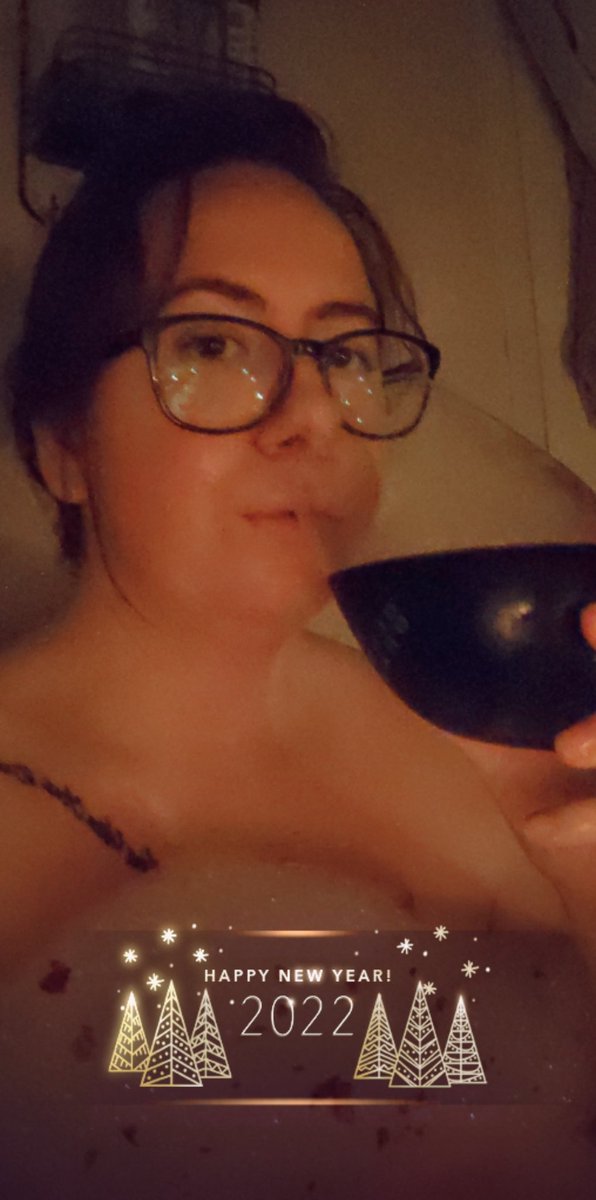 MsKelseyH's tweet photo. Welcome to the self love and discovery year
Happy New years https://t.co/8D2RqxJPuI