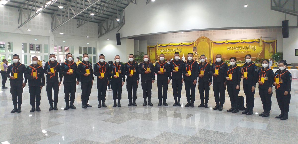 BlackArmy46's tweet photo. กรมทหารพรานที่ 46 ร่วมลงนามถวายพระพร เนื่องในเทศกาลวันขึ้นปีใหม่ 2565 ณ พระตำหนักทักษิณราชนิเวศน์  ต.กะลุวอเหนือ  อ.เมือง จ.นราธิวาส
#ลงนามถวายพระพร
#หน้าที่และอุทิศตน
#พระตำหนักทักษิณราชนิเวศน์  
#หน่วยเฉพาะกิจกรมทหารพรานที่ 46
#กองทัพภาคที่ 4 https://t.co/PogiGjkE97