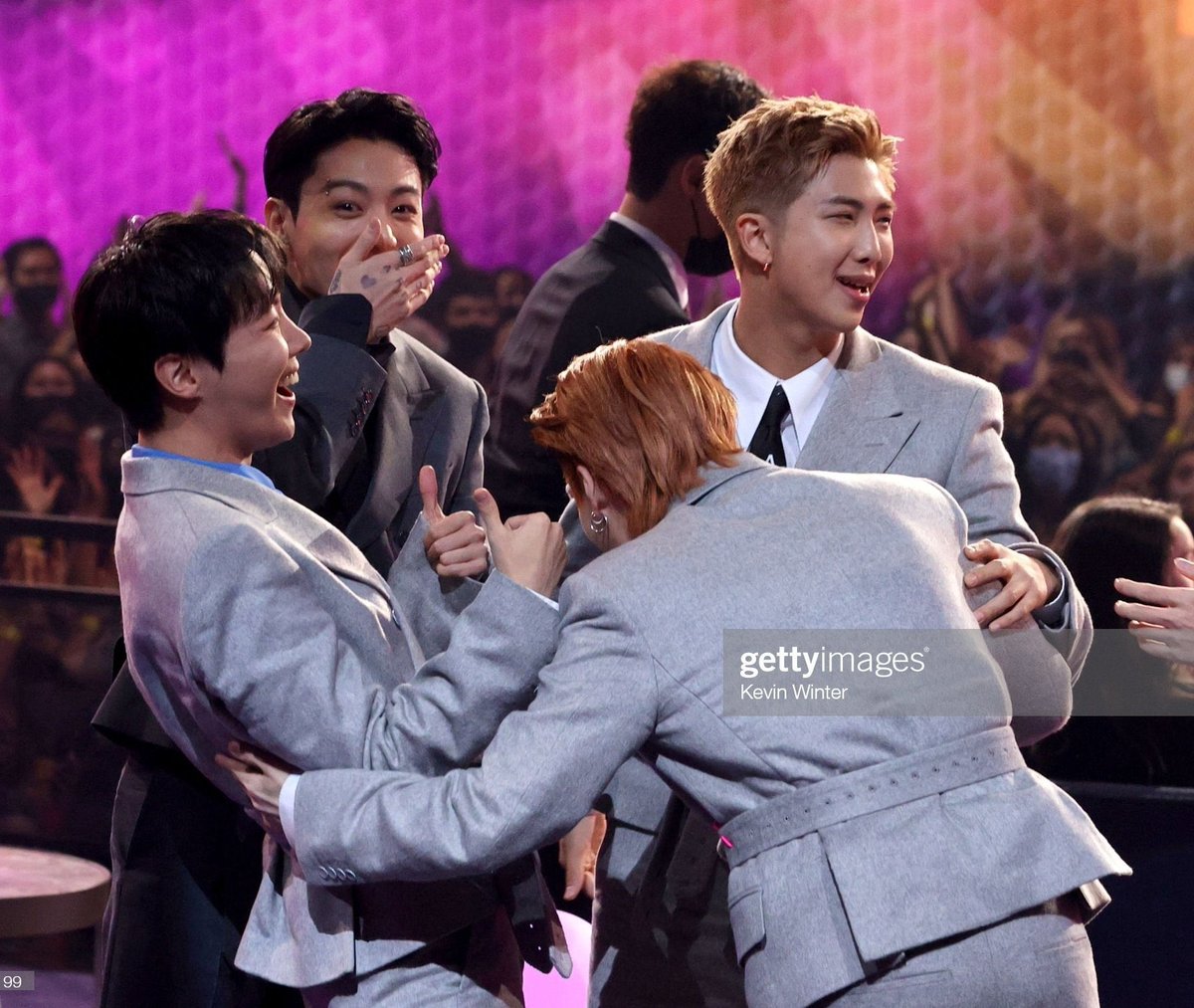Tasha43042161's tweet photo. Yes this year with my boys again and to more achievements and breaking more records๐๐๐
#2022WITHBTS https://t.co/I4Iqi4Kny6