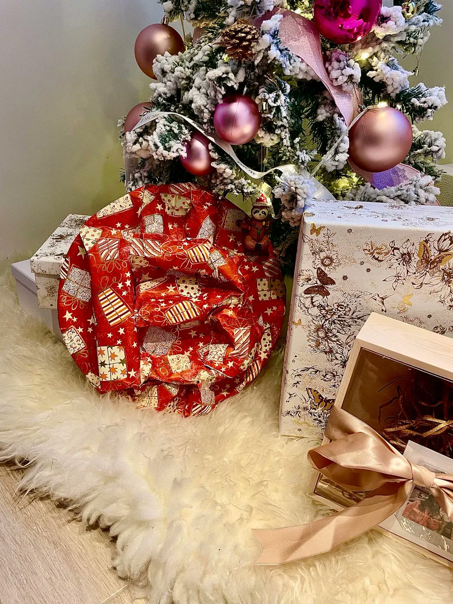 binance's tweet photo. I wonder what this present under the tree for me is… https://t.co/pW0wNysqqh