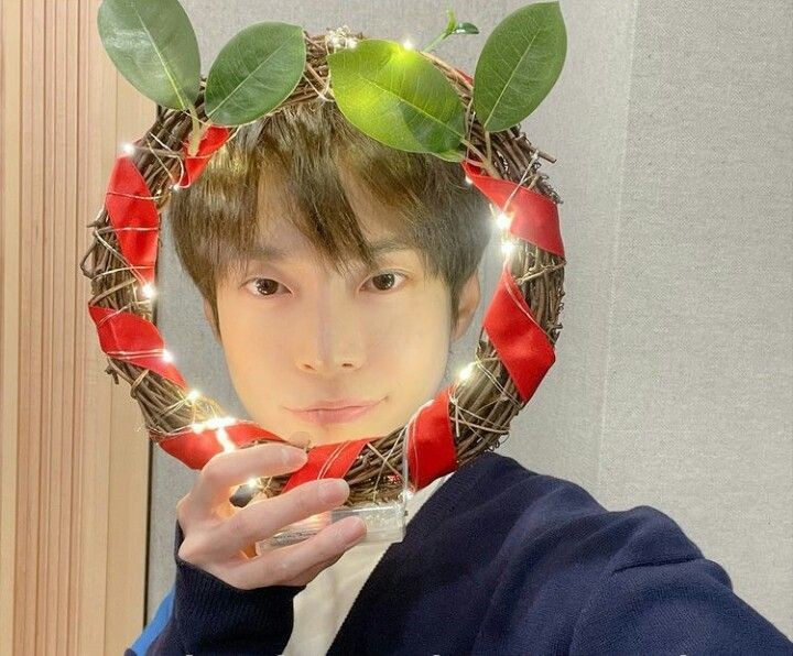 INTWH0WN's tweet photo. feliz natal 🎄♥️ https://t.co/PwOnegoraN