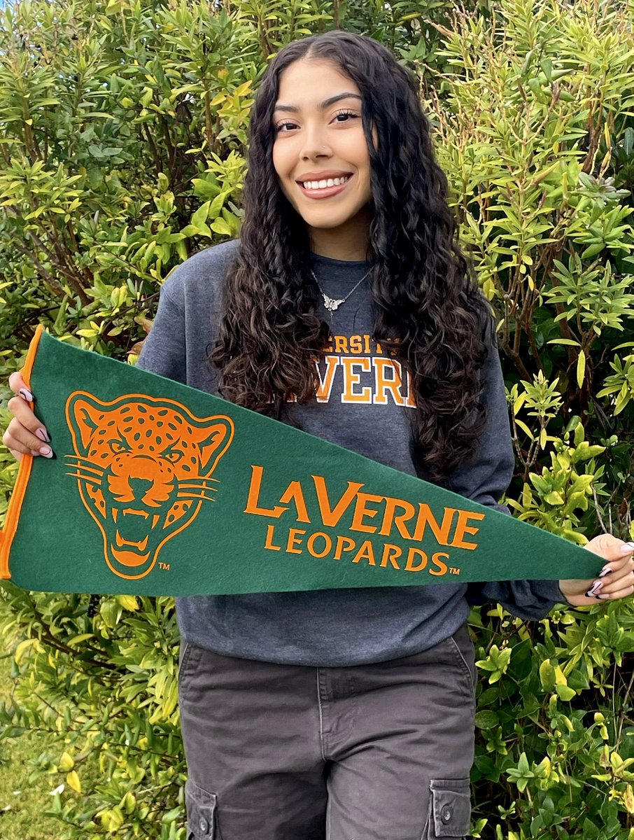 cassyzapata2022's tweet photo. I am so grateful and excited to announce I have committed to further my academic and softball career at the University of La Verne. Thank you to my family, friends, teammates, and coaches who have supported me along this journey. Go Leo’s! 🧡💚 @ULVSOFTBALL @Dblas3peat https://t.co/8owSIP1Psc