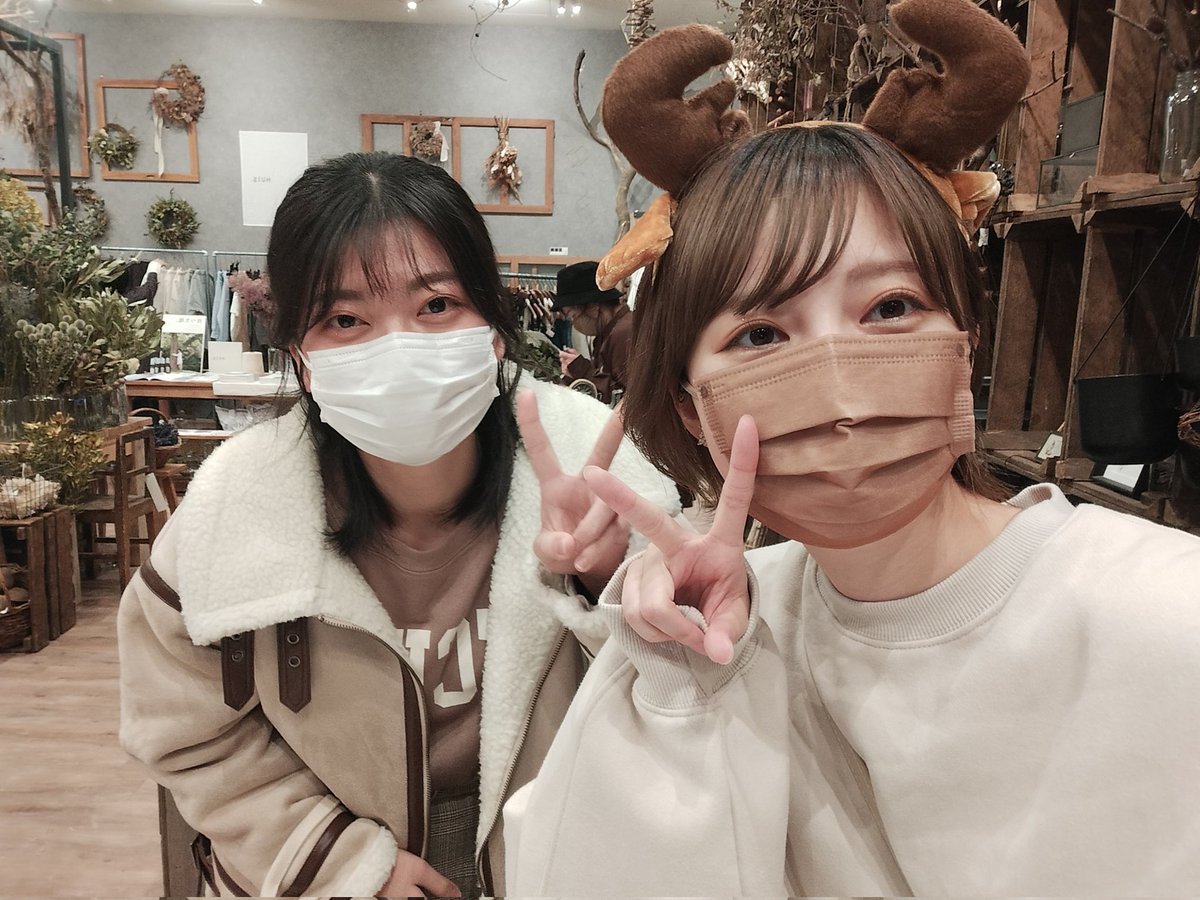Amigo0291's tweet photo. 推しと写真をイブに撮れるなんて貴重すぎる！！めっちゃ嬉しかったなです！
午前中に会いに行ったのでお昼ごはんはクアアイナだったよー！
プレゼントも喜んでもらえて良かった！香水も大事に使います！

昨日はお疲れ様でした！
ゆっくり休んでください！！
@KIMAMALabo @kimamalabo_edt https://t.co/3I5cEmurGm