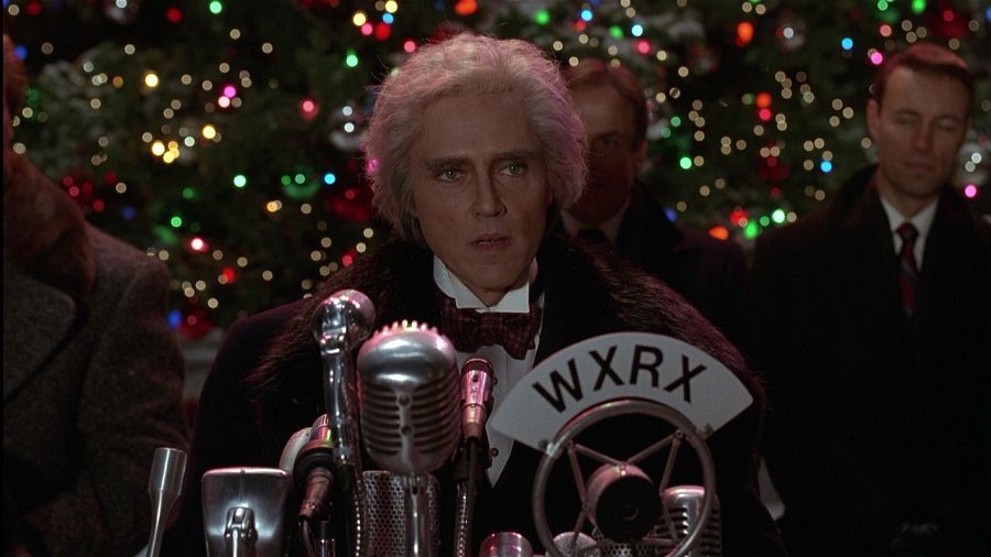 EvilUno's tweet photo. Batman Returns is Evil Uno’s favorite Christmas movie. https://t.co/QdZRXQJxZt