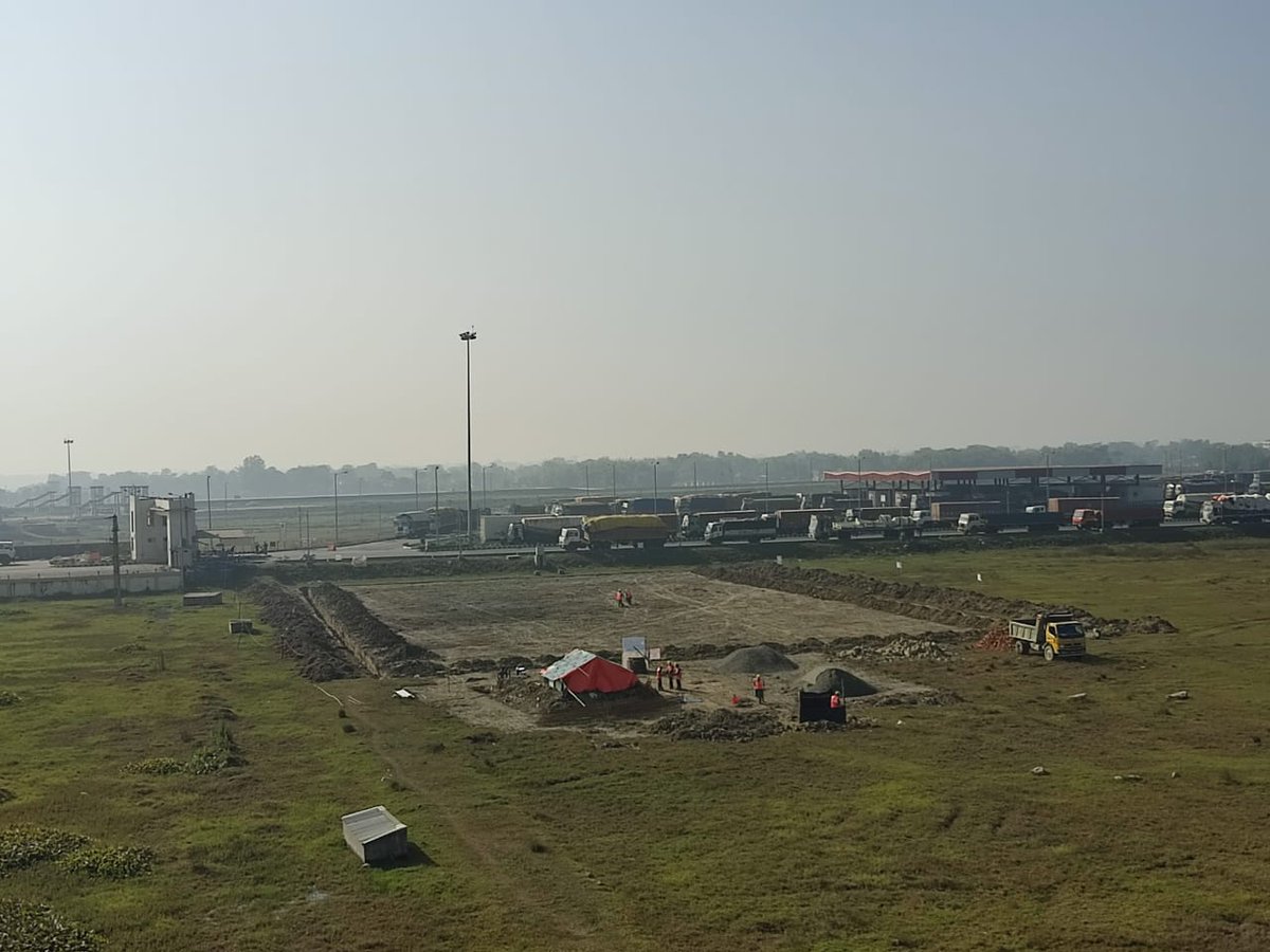 WFP_Nepal's tweet photo. #Thisweek, Customs Acting Chief Amit Tiwari and the focal for #NITDB Uddhav Koirala attended the groundbreaking of the provincial humanitarian staging area in Biratnagar. ⛺️📦
Built w/support from the UK govt, the #PHSA provides logistics support to the #GoN during emergencies. https://t.co/4YqaQ69Imt