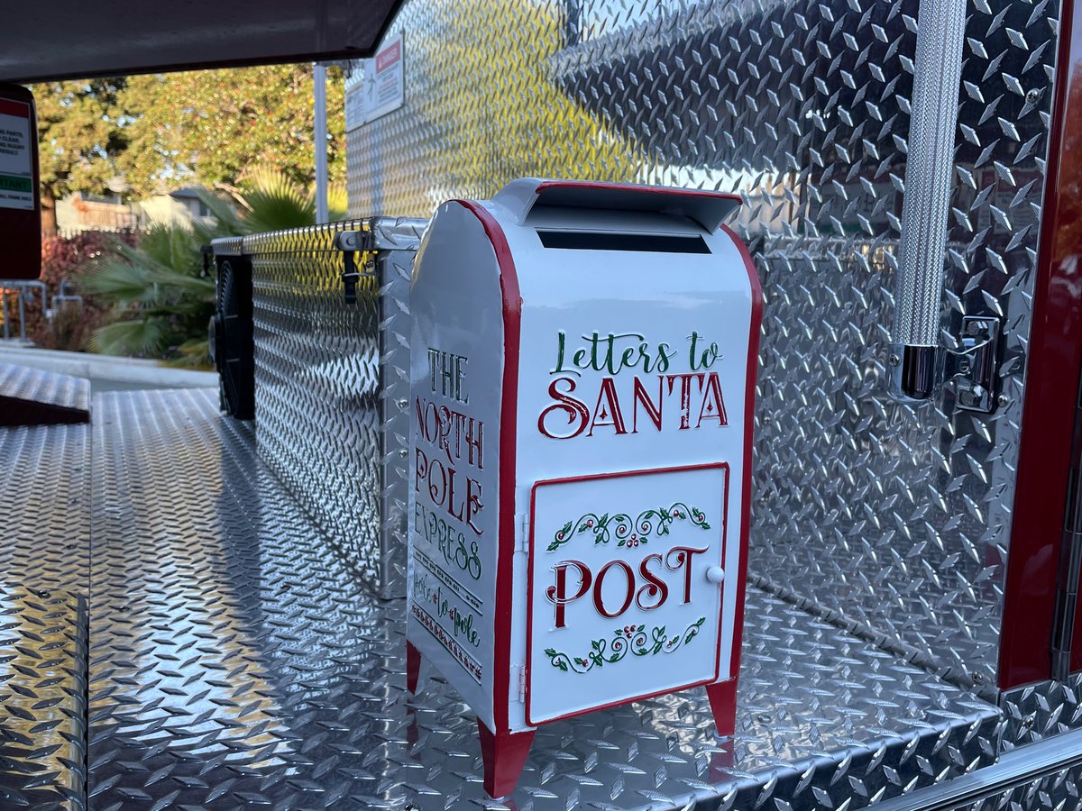 USPSBayArea's tweet photo. As we wind down into Christmas this evening we take time to recognize some of the people &amp; events that motivated us to deliver a warm holiday season.

@USPSOpSanta is an amazing program that has fulfilled the needs &amp; wishes of children &amp; families for over 109 years

#PriorityYule https://t.co/fG4RJ2PNrv