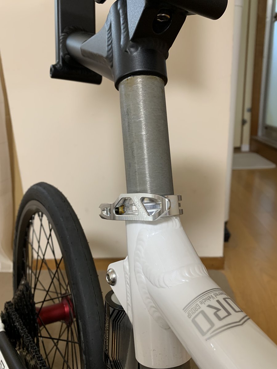 flanker29x's tweet image. タルタルーガ タイプFのシートクランプをRIDEAのBirdy用（φ40mm）のものに変更してみました。
軽い割にレバー自体は大きめで良い感じ。
ノーマルから20g程軽量化ｗ
#Tartaruga #タルタルーガ #typeF