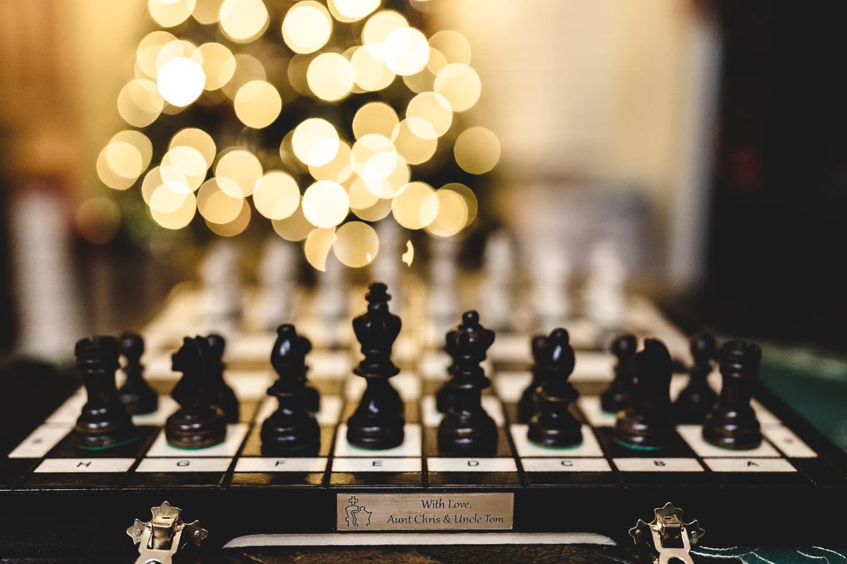 MarkGraysonPho1's tweet photo. Merry Christmas ❤ 
.
.
.
#markgraysonphotography #Chess #CHECKMATE #MerryChristmas https://t.co/v0tNZQZeme