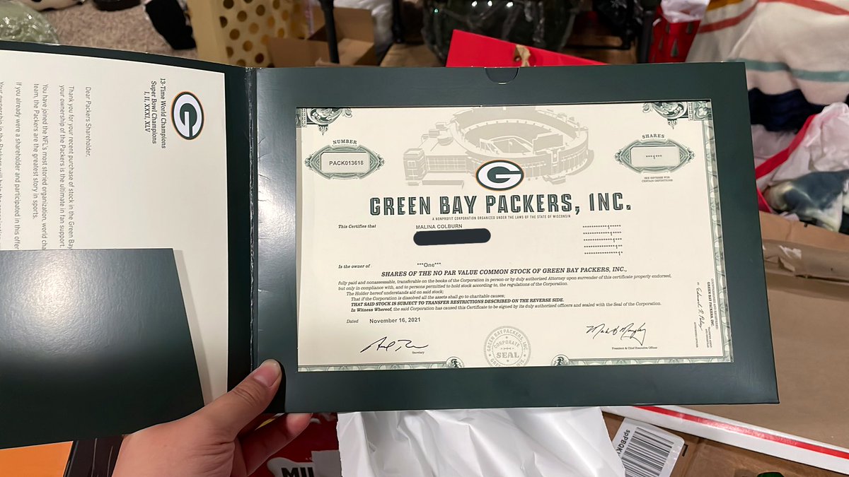 MalinaColburn's tweet photo. I cannot believe my dad got me a share of the @packers for Christmas. I cried so hard after seeing this #GoPackGo https://t.co/yTkwMFry1k