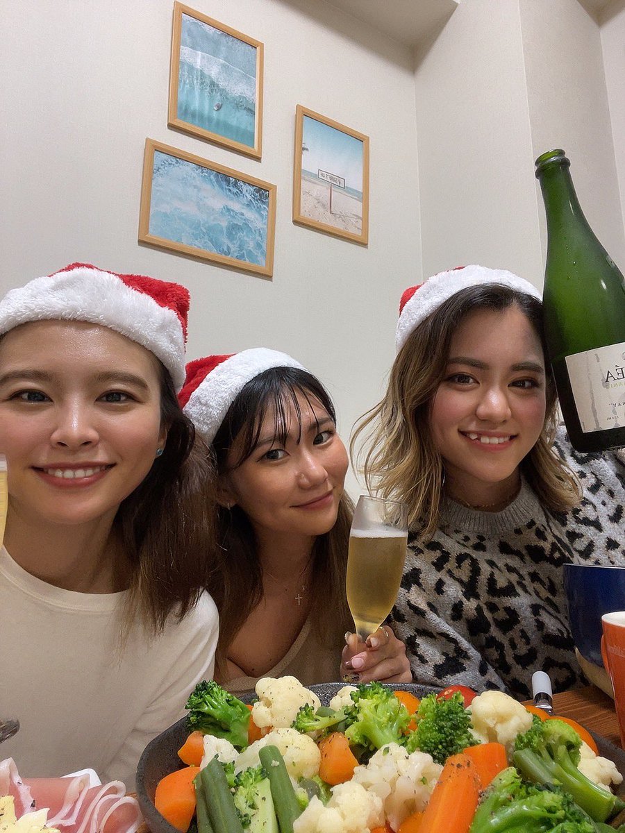 ex_ym30's tweet photo. メリクリ in石垣🎄🌞
#サンタコス https://t.co/tscHOSyIeb