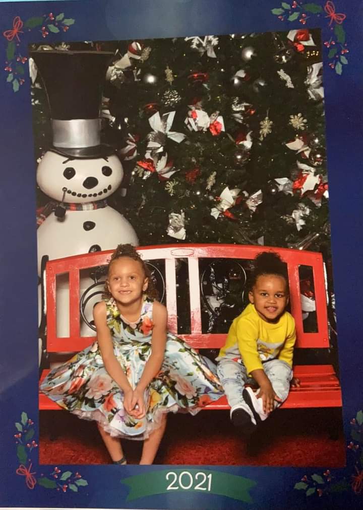 tinaro53's tweet photo. Grand kids :) https://t.co/RZ63fGvPus