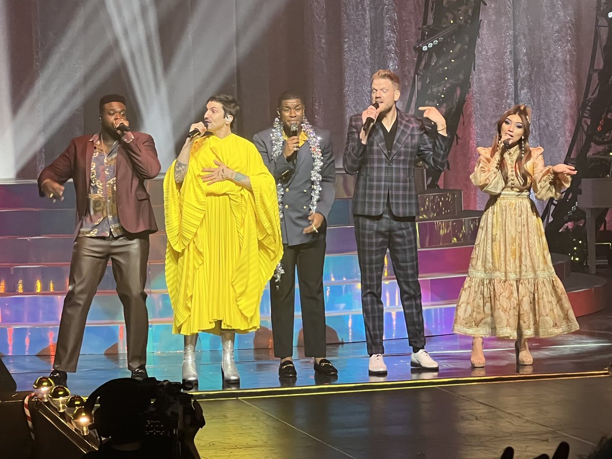 AmberAndrews8's tweet photo. @PTXofficial Merry Christmas! What a way to end the year https://t.co/eI2C6exxKh