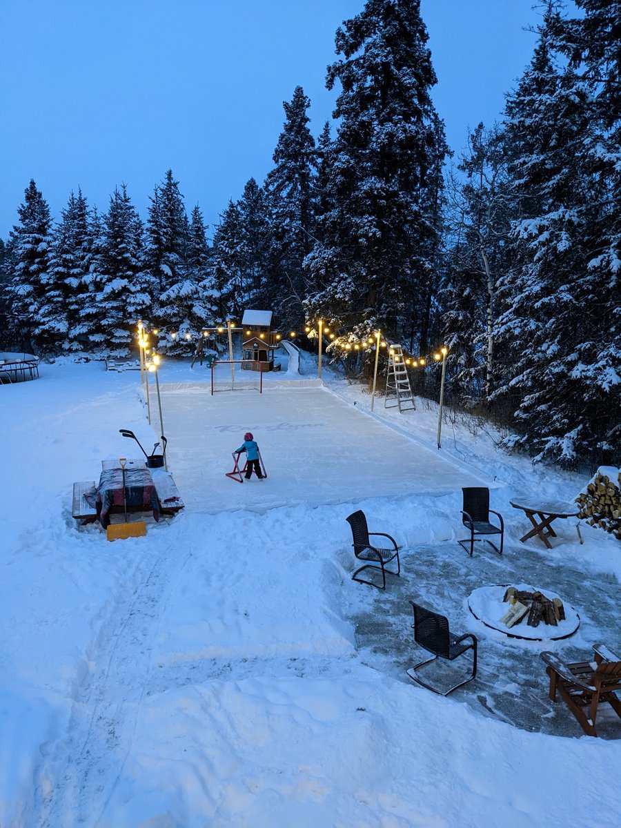 Happy holidays from Lacombe Alberta. <a href="/DarrenDreger/">Darren Dreger</a> #ODR