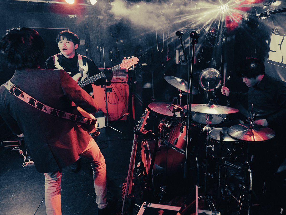 FreeFallFist's tweet photo. ❄️LIVE PHOTO❄️ pt.2
Dec 20th, Mon, at RADSEVEN
#FreeFallFist #FFF #MerryChristmas https://t.co/GYuHlpKqhL