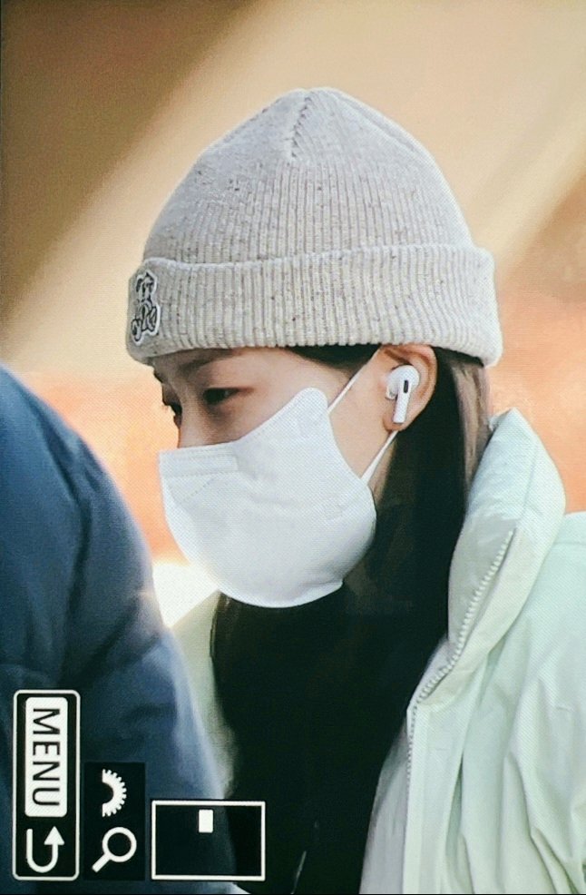 Blue Moon tweet media