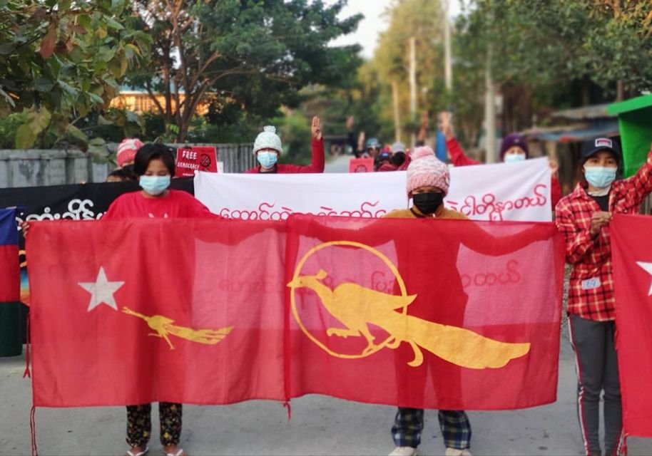 spring21MM's tweet photo. Residents of #Kalay,#Sagaing Region took to the streets and staged an Anti-Military Protest on the morning of Dec 25. Civilians continue to peacefully protest every day despite the tight security.
#Dec25Coup  
#WhatsHappeningInMyanmar #MilkTeaAlliance https://t.co/Hm7tPfvxT6