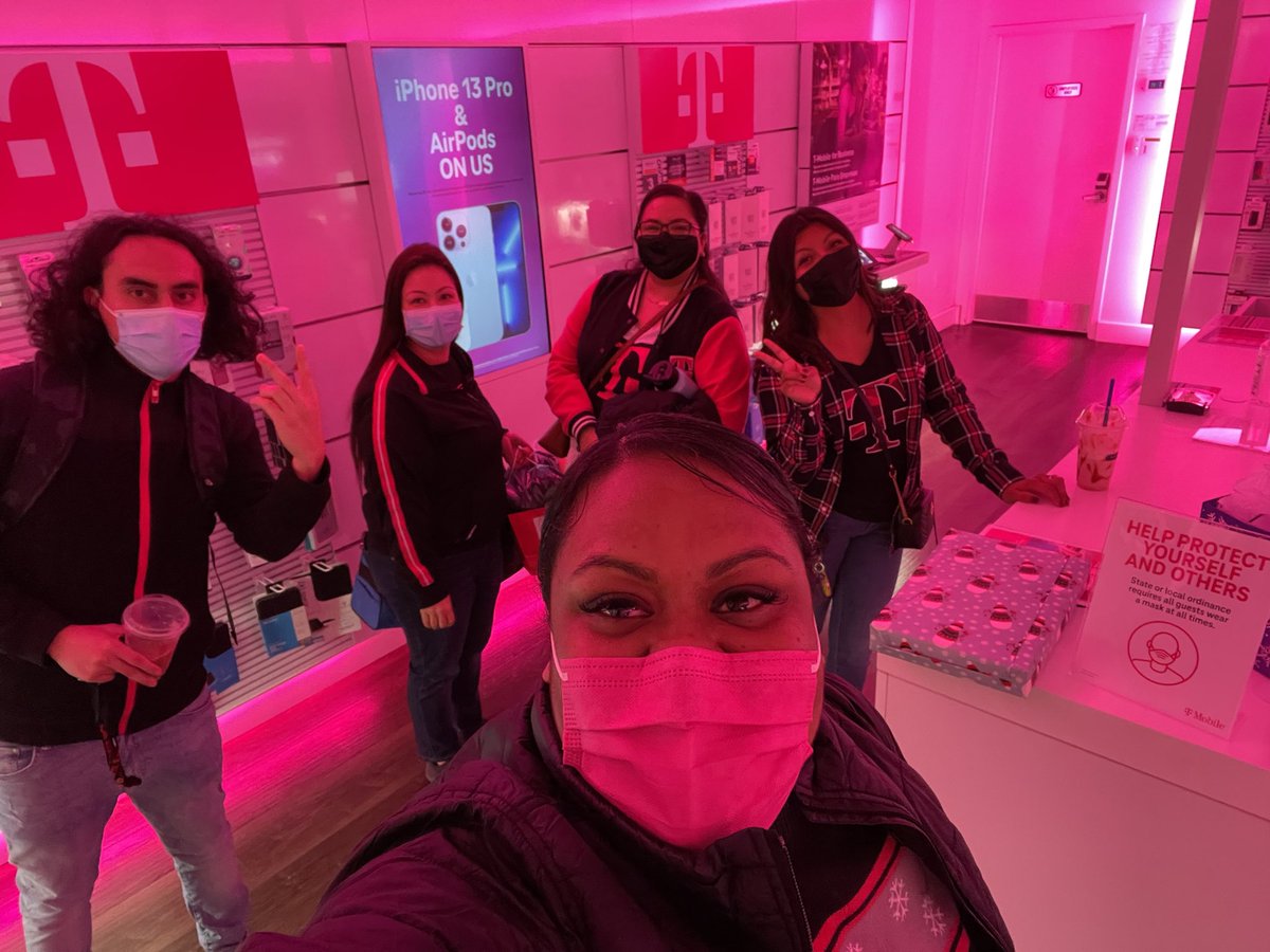 Working together to close out the holiday season strong w these amazing people! Happy Holidays! <a href="/aimzworld/">aimz</a> <a href="/_brissitaa_/">Brisa 🪬</a> <a href="/MercedesBadara1/">Mercedes Robinson</a> <a href="/vdujsik/">vivian pang</a> #BASE