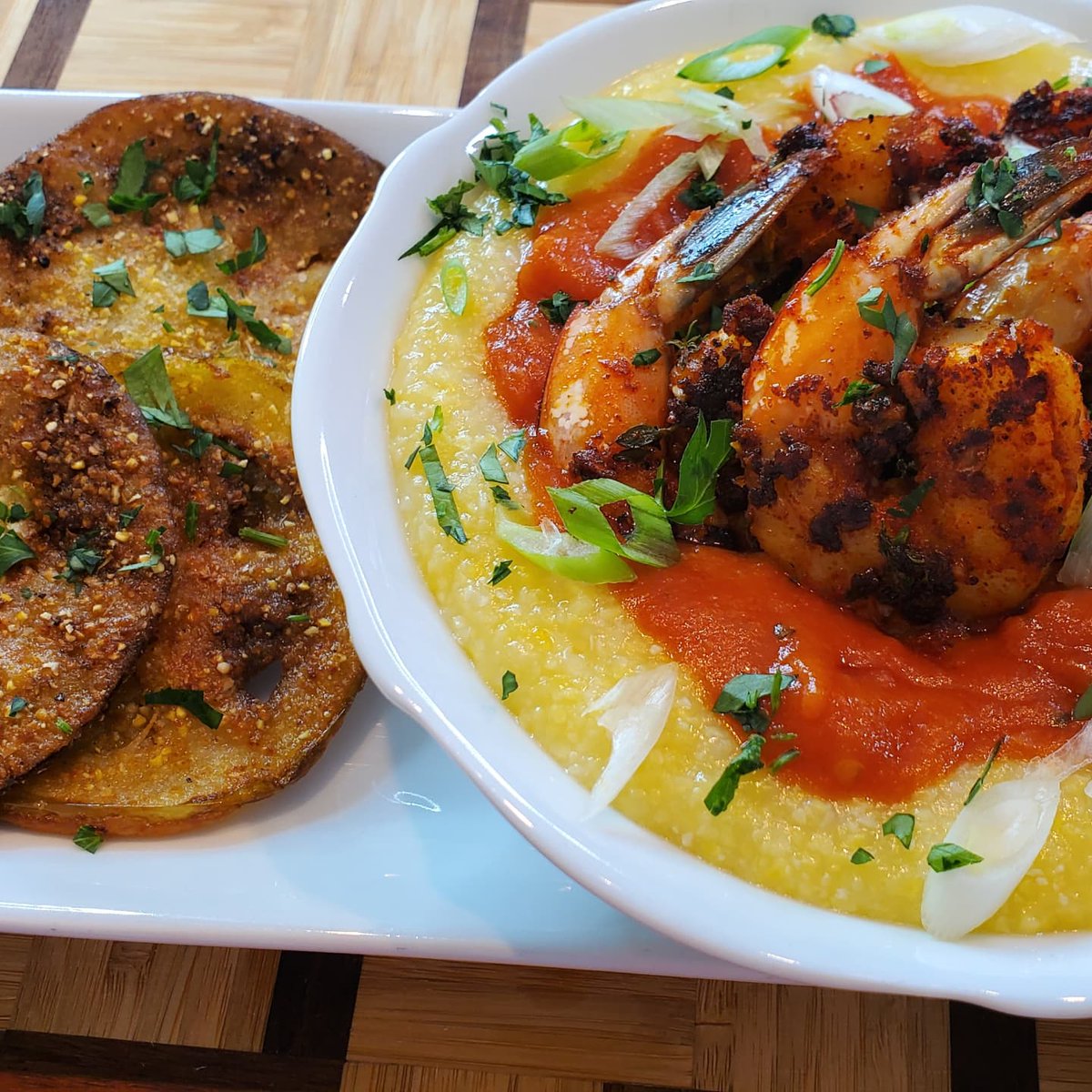 CulinaryKisses's tweet photo. Christmas Brunch on @TasteOnTV1 tonight at 7:30pm ET/PT #tasteontv #culinarykisses #chefangelamichelle #brunch #shrimpandgrits #friedgreentomatoes #Christmas #christmasmorning #breakfast https://t.co/YmpoBTNN5N