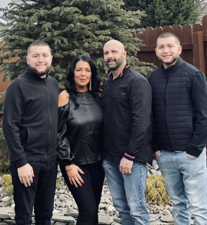 Merry Christmas from our family to yours❤️🎄😘
<a href="/ccronce2/">christopher</a> <a href="/_chasecronce/">Chase Cronce</a>