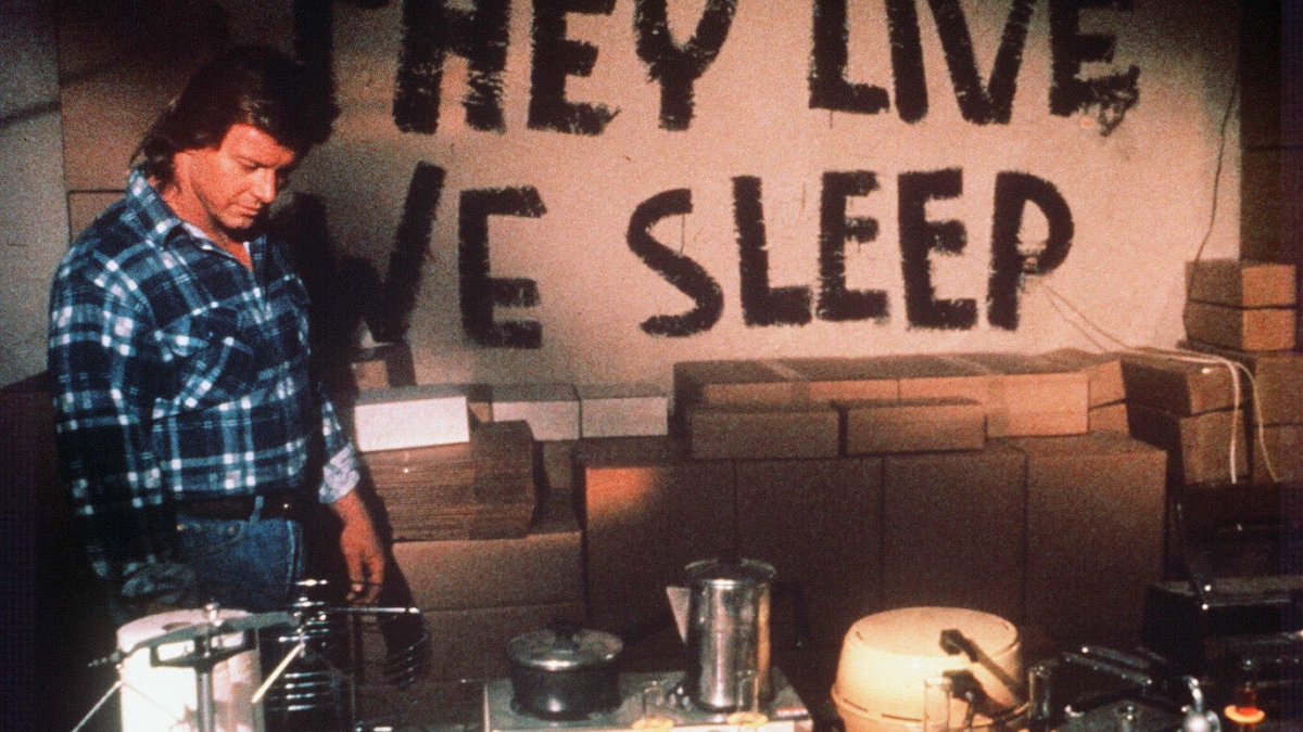 They lives или they live. Чужие среди нас / they Live.
