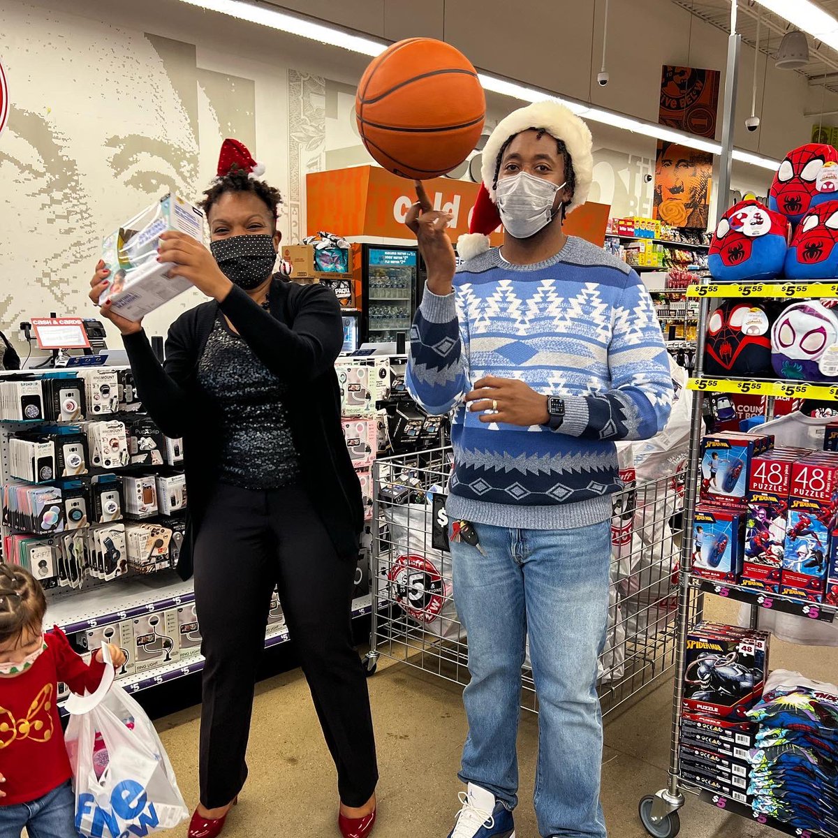 4oakcliff's tweet photo. Take a look at what Santa’s little helpers were up to last week Tuesday!

We had so much fun teaming up with Elisha M. Pease Elementary School’s Principal Ms. Zachary and going on a $2,500 shopping spree to provide their students with gifts for Christmas! https://t.co/v9x488mvKb