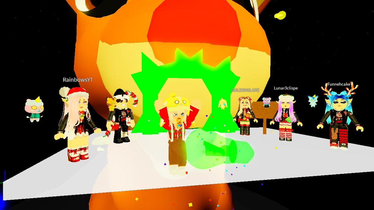 BarbieMB3's tweet photo. MADE IT! @ItsFunneh @RainbowsYT @GoldenGlare_ @DraconiteDragon @Lunar3clispe #krewboulevard #krew https://t.co/KoHMeVCaJw