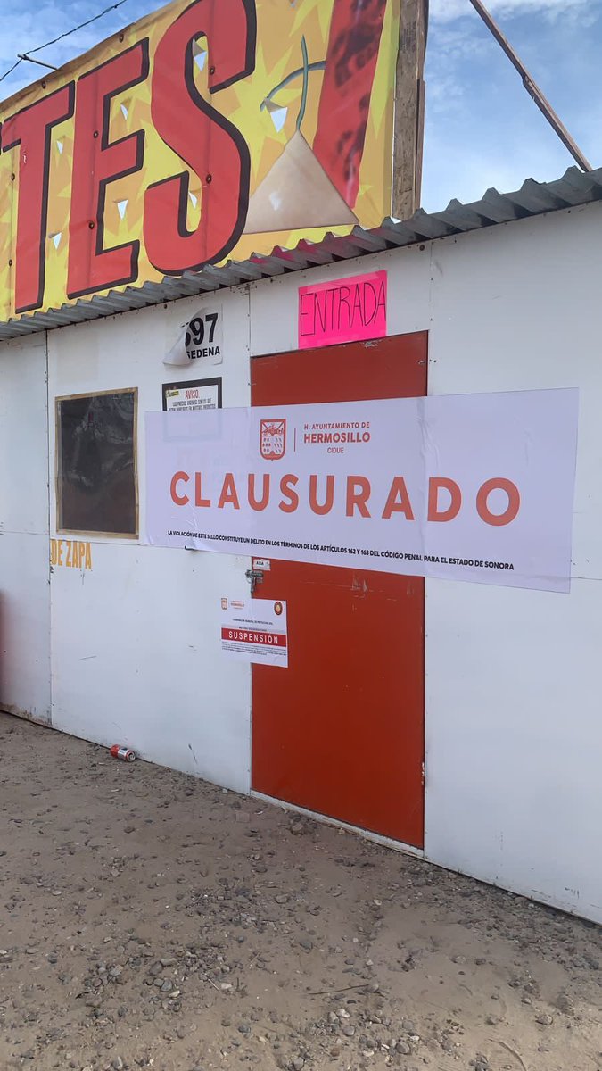 HermosilloGob's tweet photo. En el @HermosilloGob nos comprometimos a no otorgar permisos para la venta temporal de cohetes, y cumplimos. 

Al constatar que algunos negocios abrieron sin la anuencia municipal, procedimos a su clausura. 

Defenderemos ante las instancias legales este acto de autoridad. https://t.co/21caKAKulf