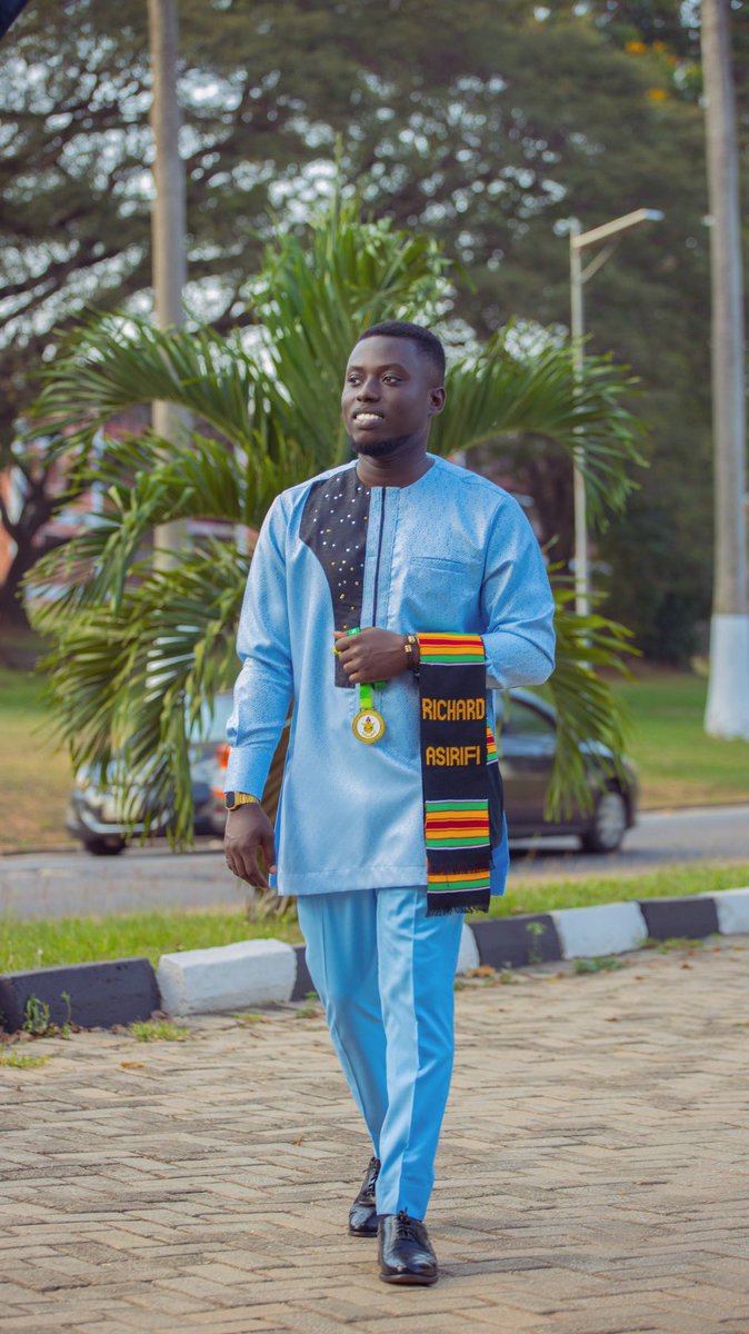 RPhlex's tweet photo. “In The Darkness, We Were Waiting, Without Hope Without Light…Till From Heaven You Came Running, ….” - #FirstClass🥂 #HisPromise came through!!! #KnustGrad @KnustPhysag @thescisaknust @KNUSTGH https://t.co/rC4uOJ3hND
