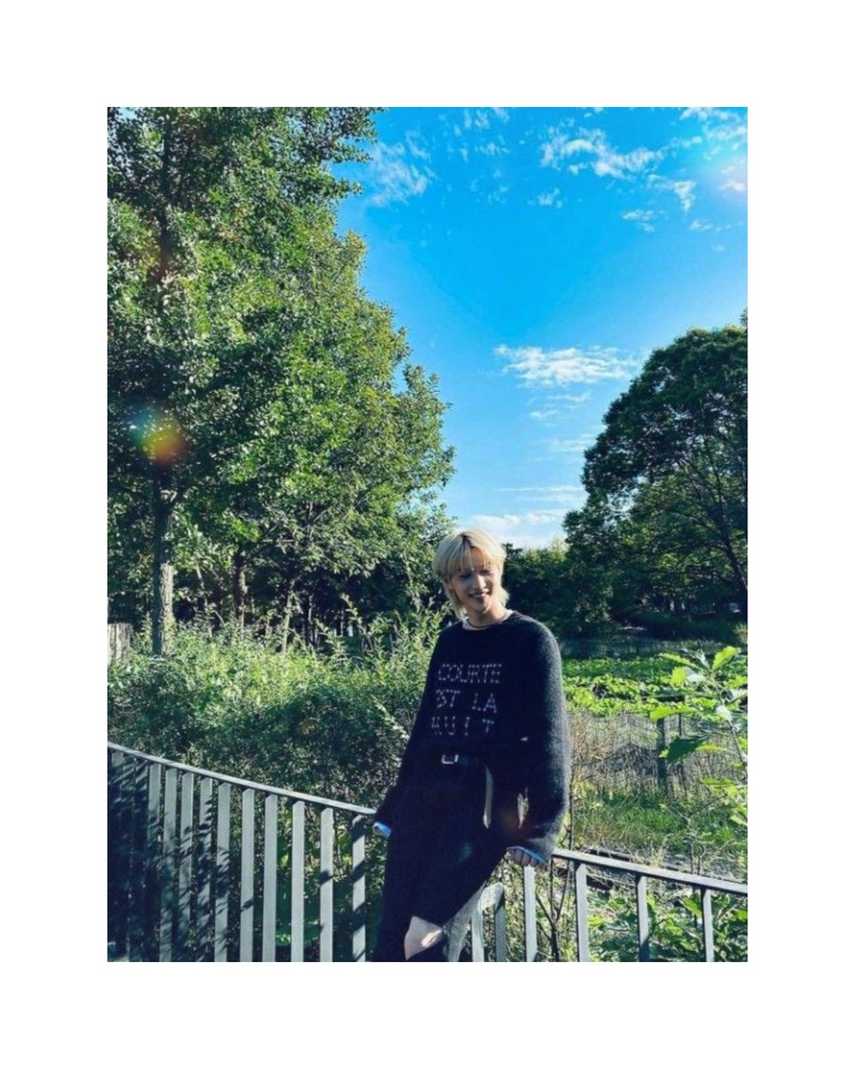 catpjm__'s tweet photo. Felix's voice:  I smile cause i see her, my lovely light ♡

[• @Stray_Kids #SSD #stayselcaday #STAY #leefelix #StrayKids  •] https://t.co/O9QOFoI77l