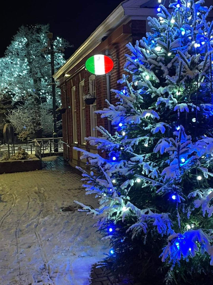 stalla_la's tweet photo. Merry Christmas to all our lovely customers and all our future customers too! Thank you to all your support since we opened in Balsall Common, we hope to see you all soon! Have a safe &amp; happy time! Call 01676248143 #balsallcommon #MerryChristmas #MerryXmas #solihullhour #covhour https://t.co/7o49iD3vKB