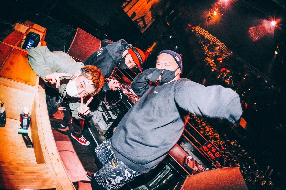 TAKA5437's tweet photo. これがTHREE ARROWSダァーッ!!!皆さん、ありがとうございました!!!
photo by @junpeihiyoshi
#NOiD #NOiDFES #NOiDっしょ #THREEARROWS #スリアロ https://t.co/ITKu178X72