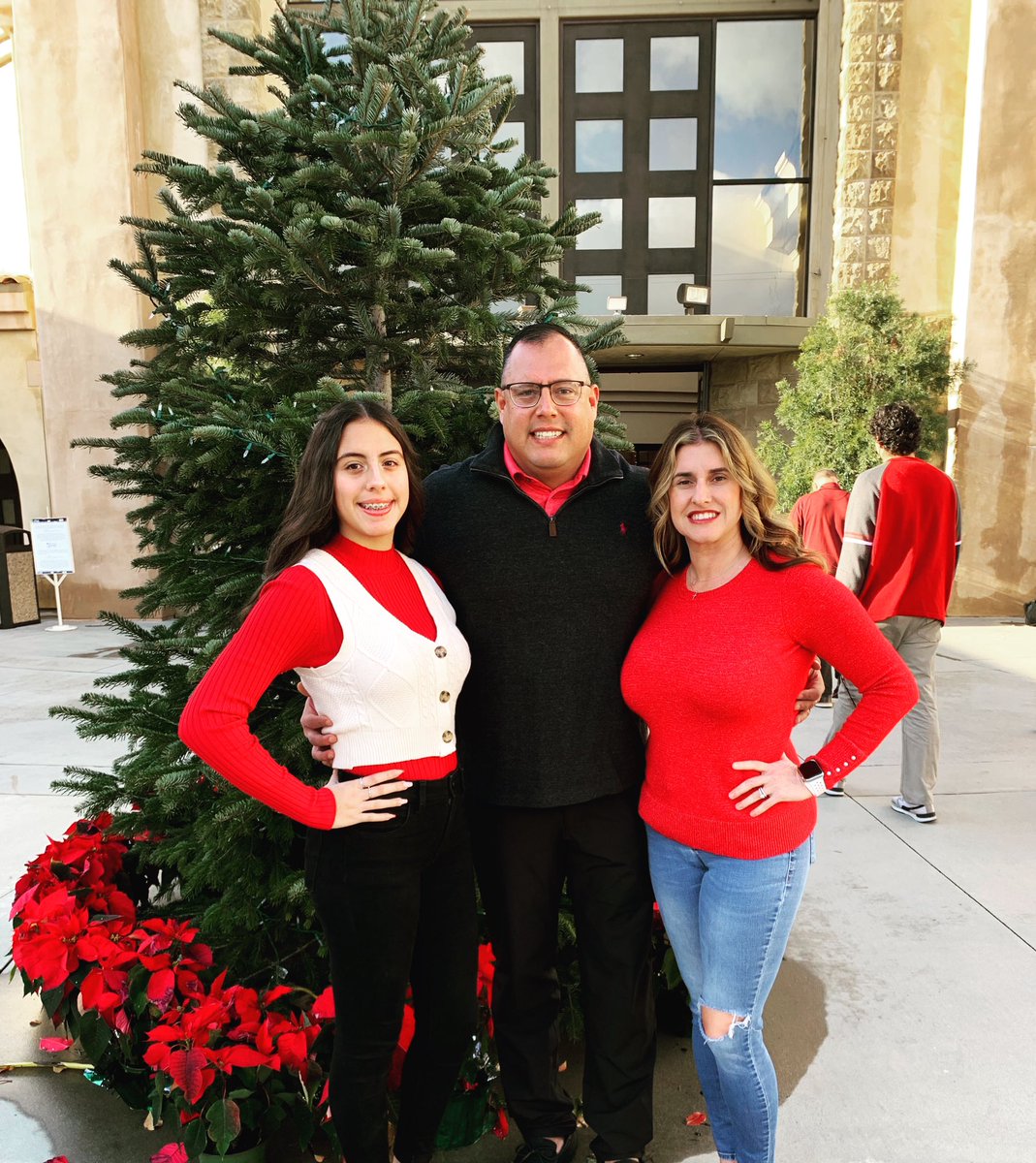 TherapistLo19's tweet photo. Merry Christmas Eve! 🎄#teamrodriguez #missingourboys https://t.co/5InFJsJNGn
