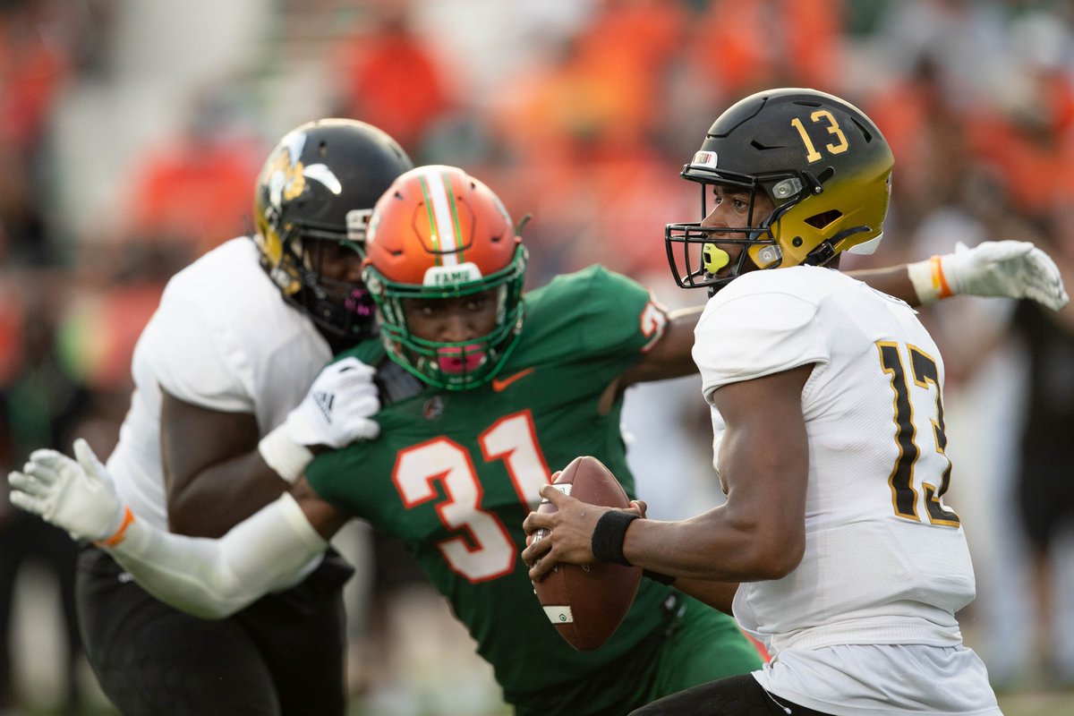 coachlisaj's tweet photo. HBCU 2021 Football Sack Leader 

19.0 Isaiah Land  Florida A&amp;M
16.5 James Houston  Jackson State 
11.0 Andrew Farmer  Lane College 
10.5 Keyshawn James Fayetteville St
10.5 Adonte Braxton Virginia St
10.0  Jonathan Ross Bowie St
10.0  Kolby Hunter Virginia St https://t.co/BU3kagfmlE