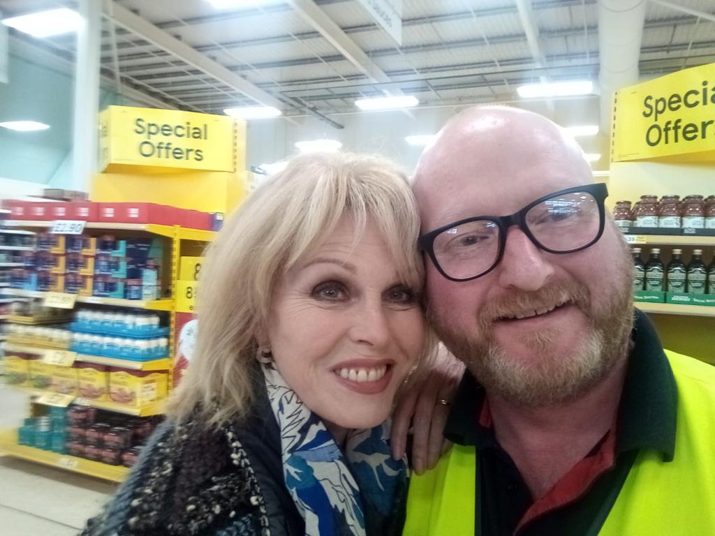 grafjacks's tweet photo. @TheLastLeg Joanna Lumley in Pj's... Thank you. Christmas made! My favourite pic ❤️ https://t.co/MLTPLjBPhU