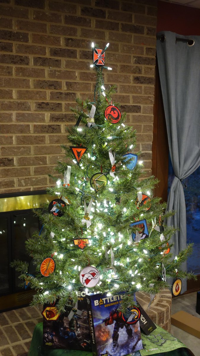 228IBR's tweet photo. And a Happy Holidays directed to those at @catalystgamelab for continuing to make @CGL_BattleTech Awesome! &amp; @PiranhaGames for @MechWarriorF2P and @MW5Mercs https://t.co/9ZEG98lzTO