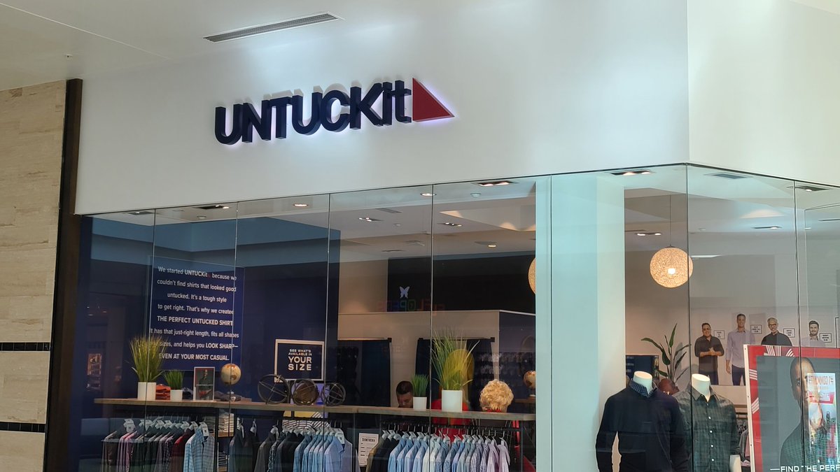 USofA_Strong's tweet photo. Saw this "untucked" store and couldn't but help think of #rupaulsdragrace #rupaulsdragraceuk
#DragRace.
 @RuPaulsDragRace @RuPaul https://t.co/deLmx0DrEe