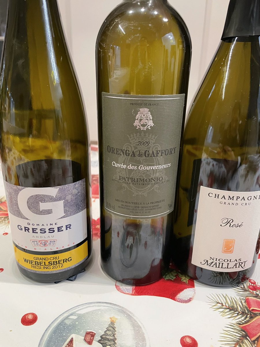 EricBillyFR's tweet photo. Les bouteilles qui ont éveillées nos papilles. Les vins c’est un investissent de long terme. Conserver pour en profiter et partager plus tard avec les ami.e.s et proches. #montbazillac #patrimonio #maillart #gresser #orengadegaffory
Belles fêtes à toutes et tous. https://t.co/OicUcZbd70