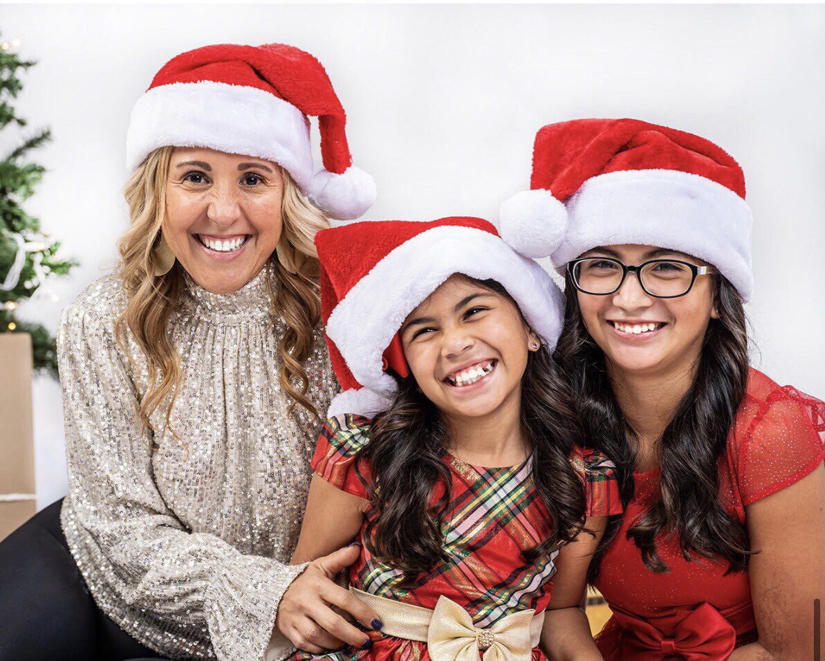 JennSaenz31's tweet photo. 🎄❤️🌟🎄❤️🌟🎄❤️🌟 https://t.co/iMXb59KfWd