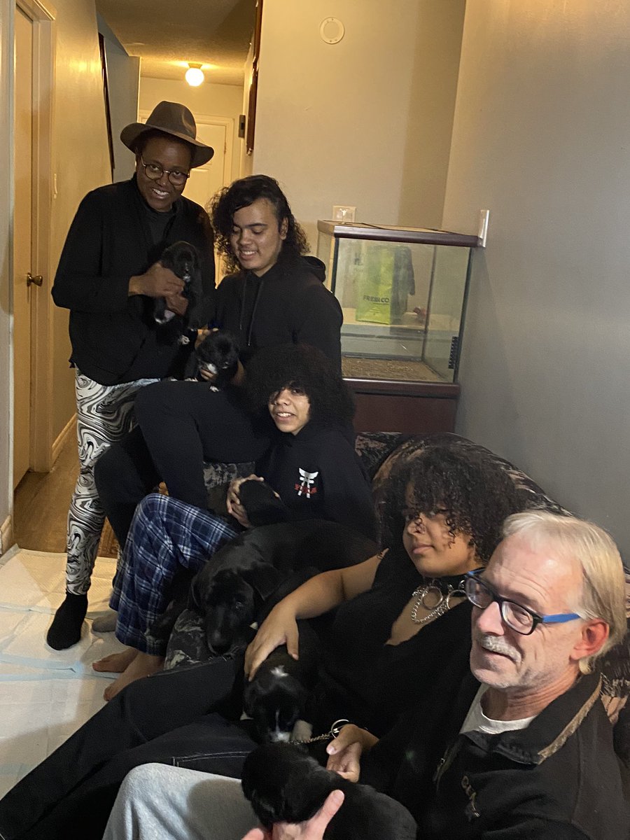 LadyJey50's tweet photo. Merry Christmas from my house to yours https://t.co/ZkDfAIOh9T