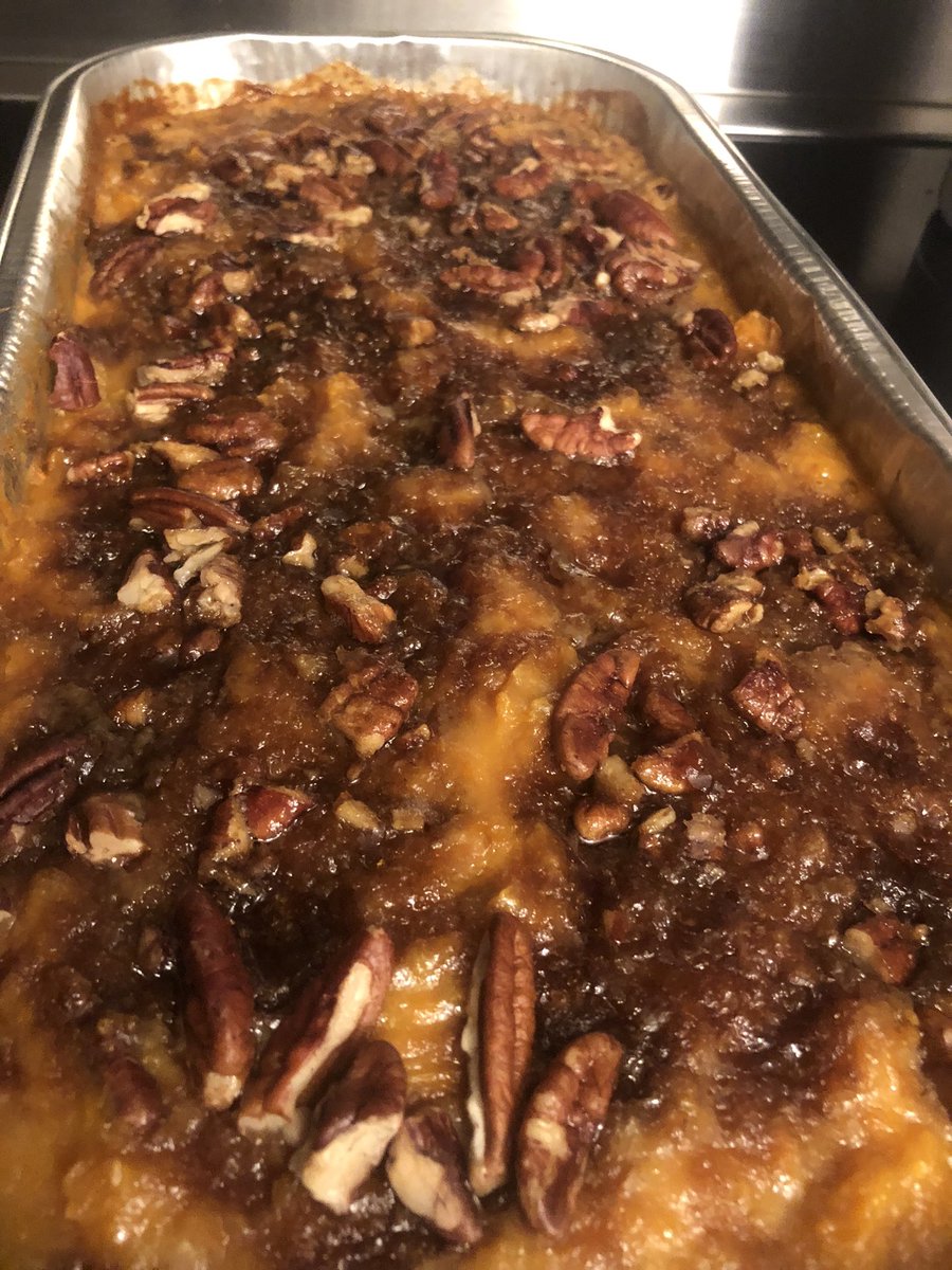 mhilyer85's tweet photo. Finished up making a sweet potato casserole. We eat good down south https://t.co/LlCv3ZJt2l
