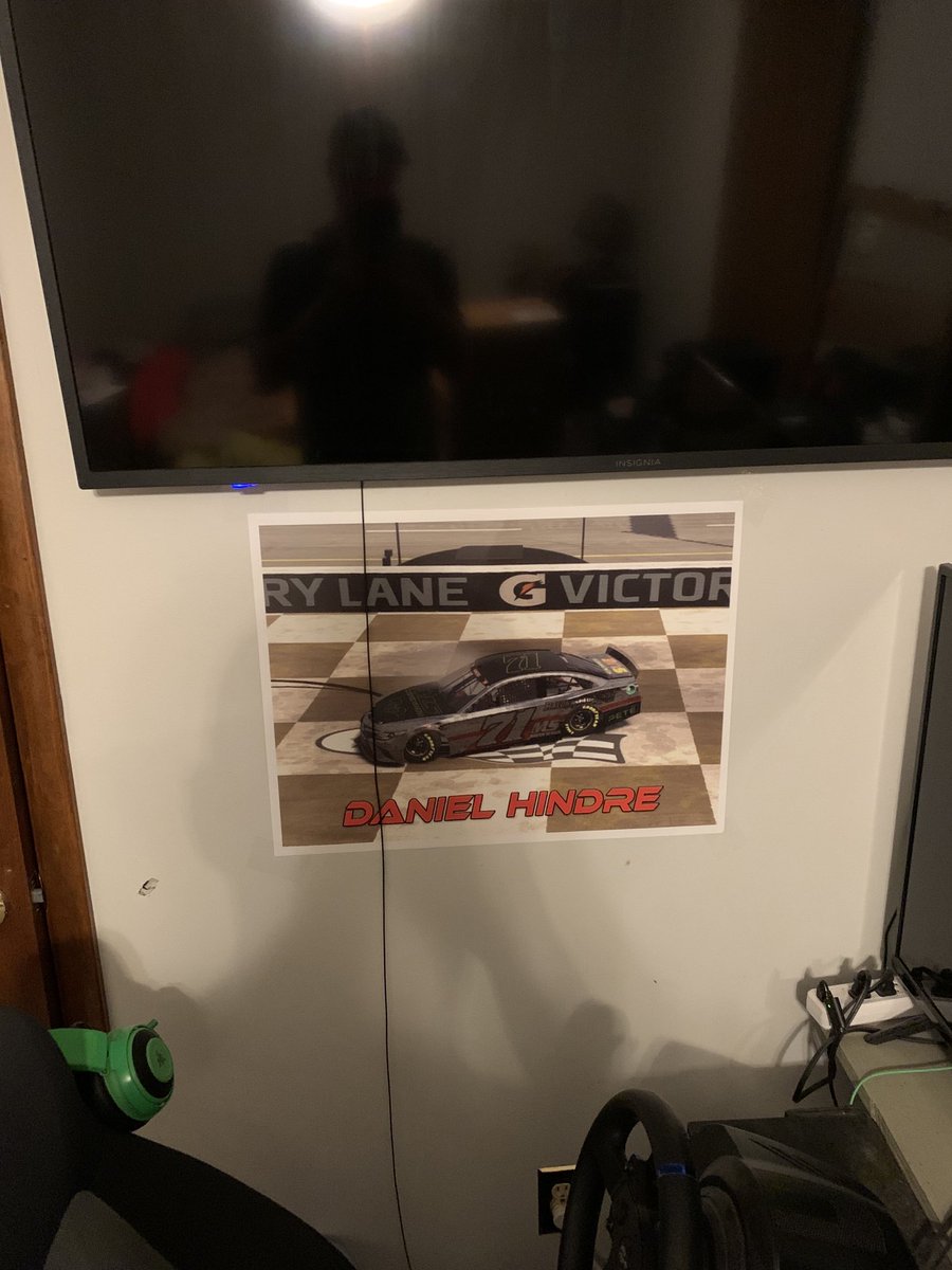 Big shout out to ⁦<a href="/MaconiSetupShop/">Maconi Setup Shop LLC</a>⁩! This is above and beyond for a setup shop to actually make sure they take care of their team members and builders. Thank you soo much for the awesome photo! ⁦@MartinSports906⁩ ⁦<a href="/LunatiK_eSports/">LunatiK Esports</a>⁩