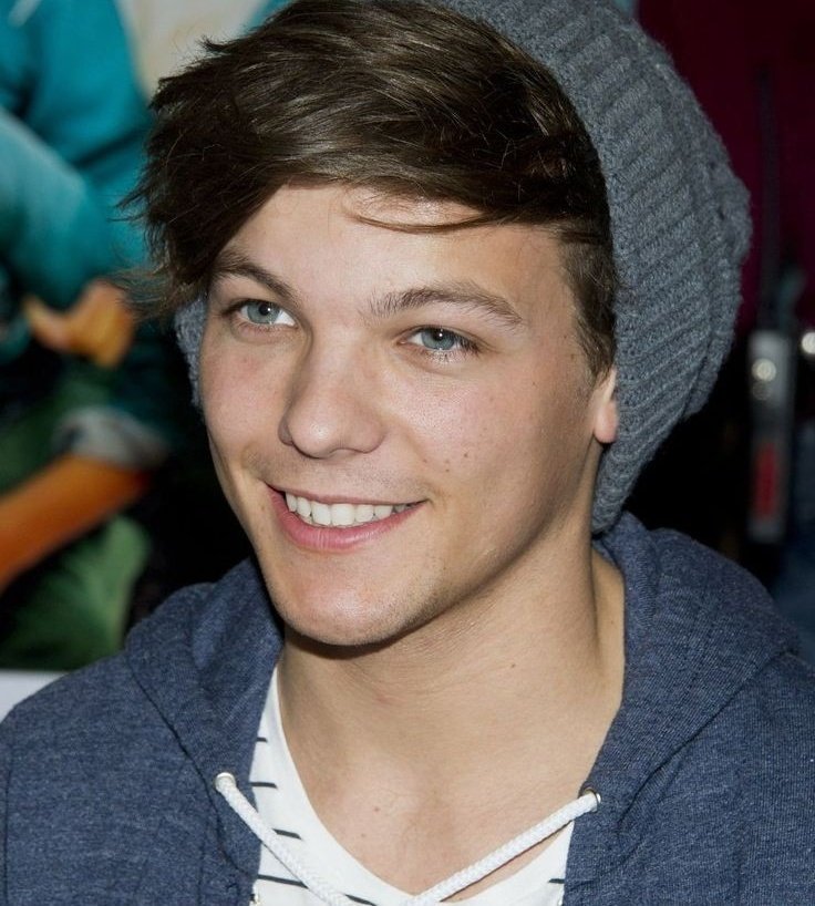 littlelarries_'s tweet photo. -"Y tu beanie?"
-"Louis"
-"¿Louis te robó el beanie?"
-"No, yo se lo regalé, hoy es su cumpleaños" https://t.co/GVinIUb9xf