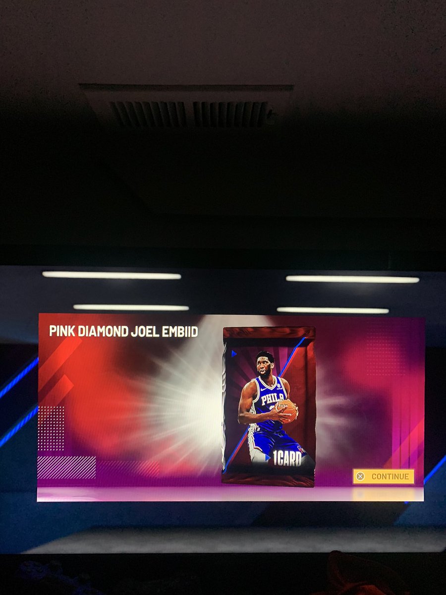 d92342607's tweet photo. @DBGyt_ Gotten embiid 3 separate times I just want redd 😭 https://t.co/uZGRdkvfki