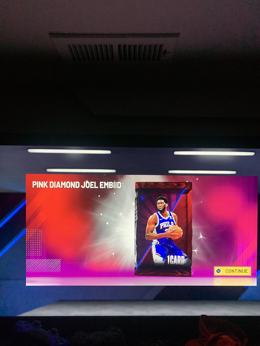 d92342607's tweet photo. @DBGyt_ Gotten embiid 3 separate times I just want redd 😭 https://t.co/uZGRdkvfki