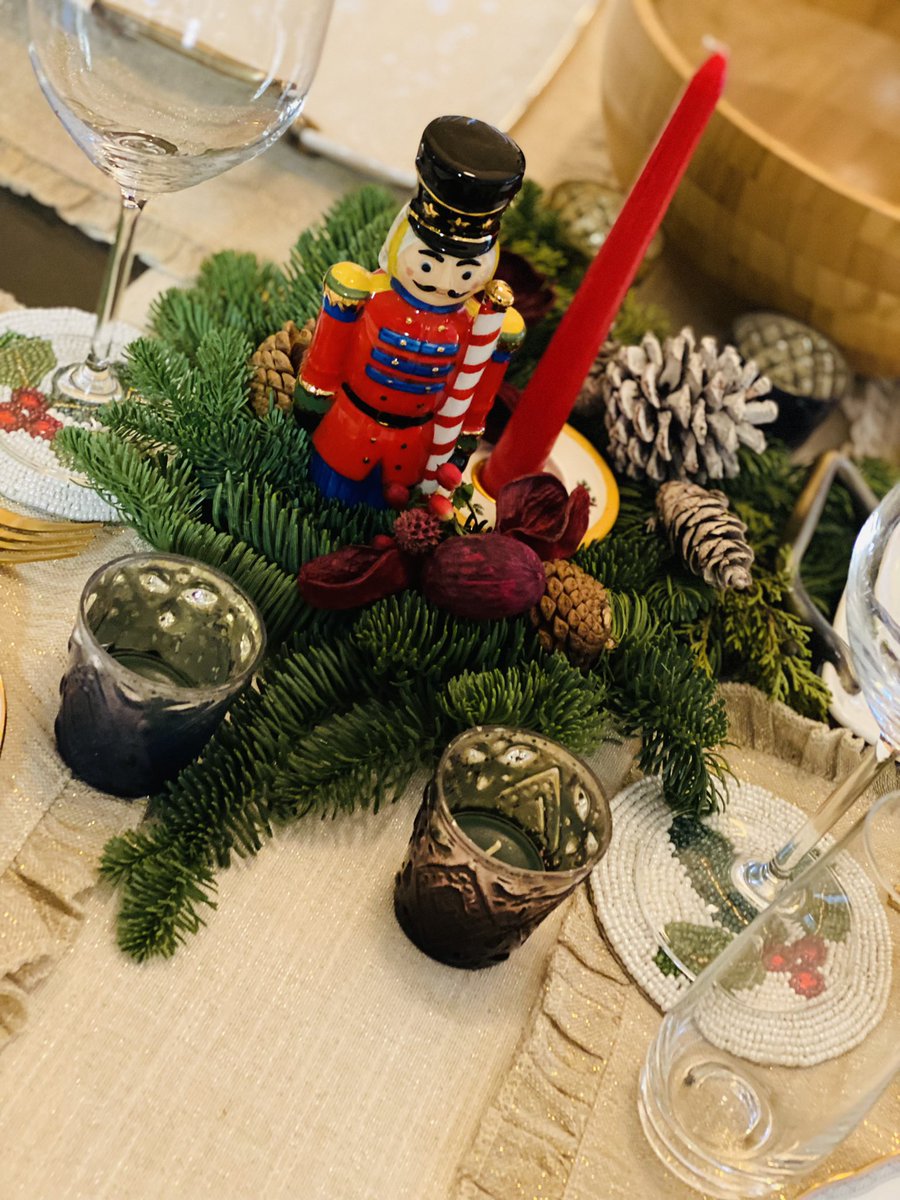 chicsassymom's tweet photo. #Tablefor2Please I get by with last minute shopping and preparation. #TableScape #ChristmasEve https://t.co/tefuR7CjEX